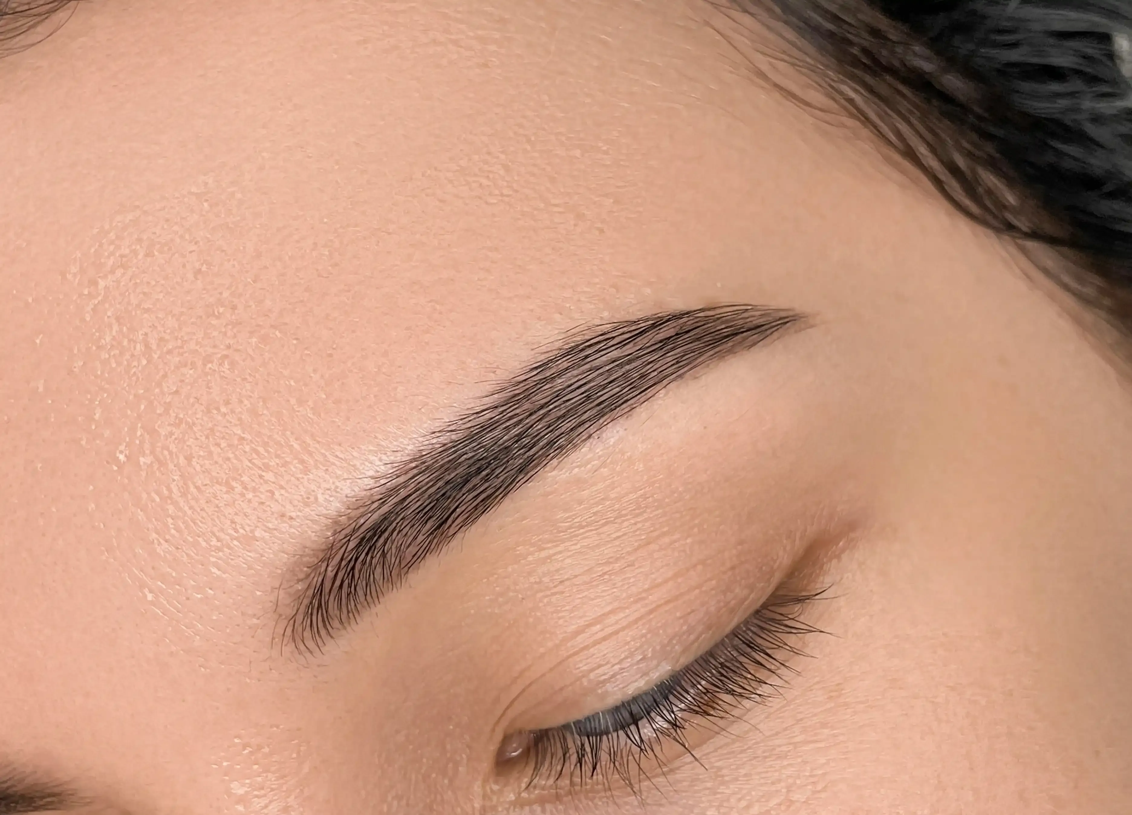 Powder Brows in Tampa: Natural-Looking Eyebrows Without Daily Makeup